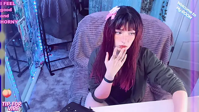 Toxic Ellies online show from February 25, 2:22 pm