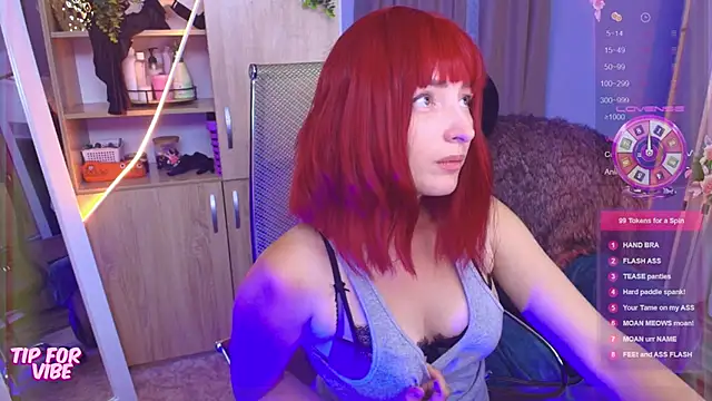 Toxic Ellies online show from September 19, 3:34 pm