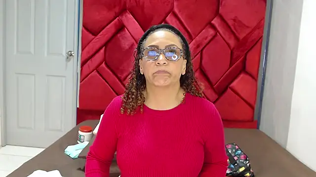 EvaMills1 online show from February 24, 7:52 pm