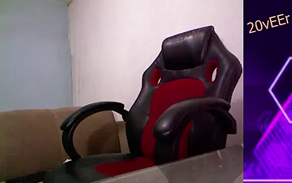 Snapshot of 20vEEr chatting on March 15, 6:32 pm 20vEEr online show from March 15, 6:32 pm