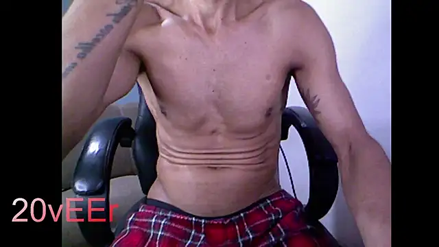 Snapshot of 20vEEr chatting on September 22, 8:11 pm 20vEEr online show from September 22, 8:11 pm