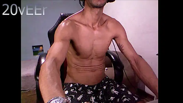 Snapshot of 20vEEr chatting on November 16, 9:20 pm 20vEEr online show from November 16, 9:20 pm