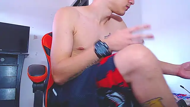 ADAM HOT online show from February 10, 1:15 pm