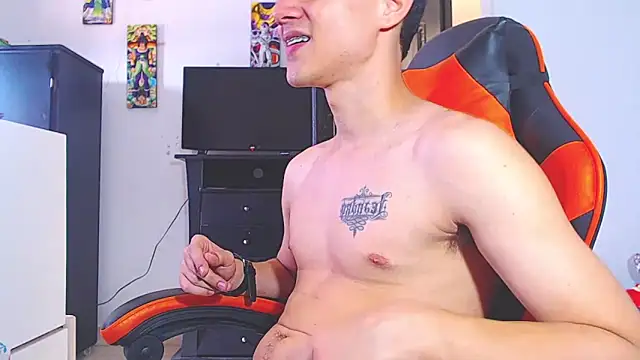 ADAM HOT online show from March 10, 7:52 pm