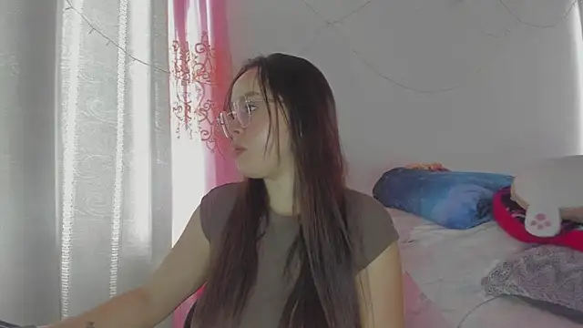 HARLEYNAPIER online show from May 31, 9:05 pm