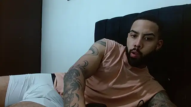 Snapshot of Hendry_ chatting on December 2, 2:53 am Hendry online show from December 2, 2:53 am