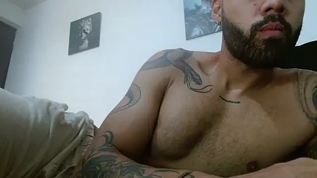 Snapshot of Hendry_ chatting on March 1, 1:11 am Hendry online show from March 1, 1:11 am