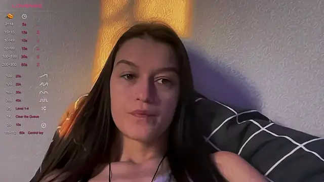 Snapshot of Alice__grace chatting on February 9, 2:07 pm Alice grace online show from February 9, 2:07 pm