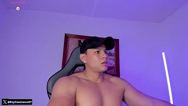 Snapshot of RoyConstance chatting on November 16, 8:25 pm RoyConstance online show from November 16, 8:25 pm