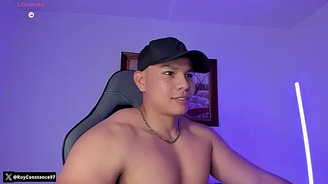 Snapshot of RoyConstance chatting on November 30, 3:32 am RoyConstance online show from November 30, 3:32 am