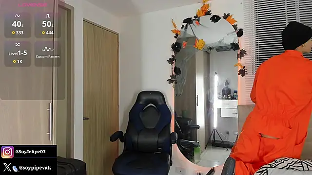 soyander03  online show from October 15, 9:53 am