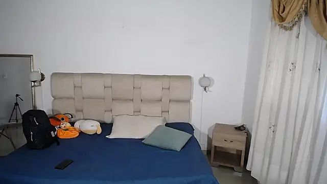 Snapshot of liz-beths chatting on December 14, 9:35 pm liz-beths online show from December 14, 9:35 pm