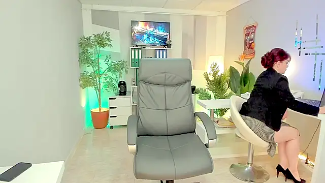 Snapshot of Butterflyblue_dream chatting on February 13, 1:26 pm Butterflyblue dream online show from February 13, 1:26 pm