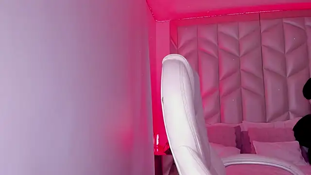 Snapshot of AlhanaRose chatting on January 7, 11:35 pm AlhanaRose online show from January 7, 11:35 pm