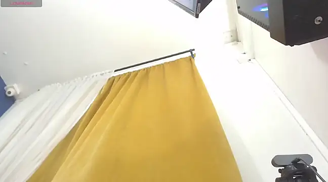 Snapshot of ysabel_sanchez4 chatting on December 15, 2:08 am ysabel sanchez4 online show from December 15, 2:08 am