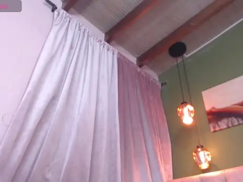 Snapshot of ysabel_sanchez4 chatting on September 13, 8:19 pm ysabel sanchez4 online show from September 13, 8:19 pm