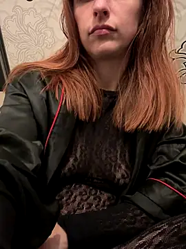 Snapshot of joie_20 chatting on November 18, 10:25 pm joie 20 online show from November 18, 10:25 pm