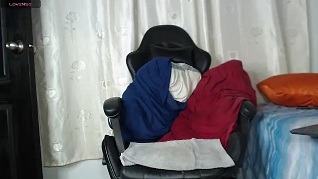 Snapshot of tizziano_castillo_ chatting on January 14, 12:11 am tizziano castillo online show from January 14, 12:11 am