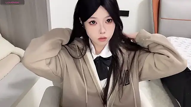 Q-ing online show from December 9, 4:47 pm