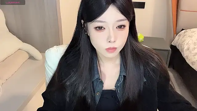 Q-ing online show from December 13, 5:10 pm