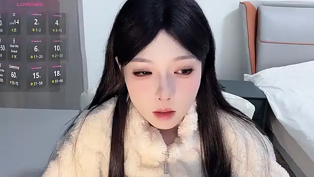 Q-ing online show from January 10, 12:26 pm