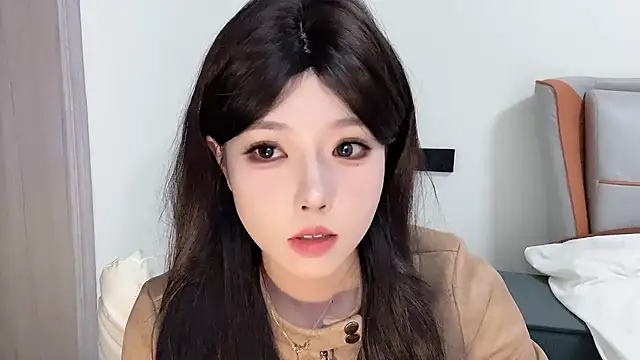 Q-ing online show from February 15, 1:49 pm