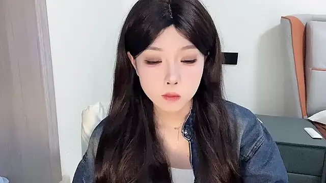 Q-ing online show from February 16, 4:10 pm