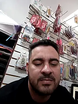 Snapshot of diegolebu chatting on October 5, 12:36 pm diegolebu online show from October 5, 12:36 pm