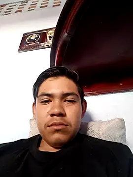 Snapshot of josue19x chatting on March 1, 5:37 pm josue19x online show from March 1, 5:37 pm