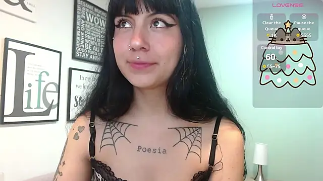 Snapshot of amy_adams1 chatting on December 11, 4:49 am amy adams1 online show from December 11, 4:49 am