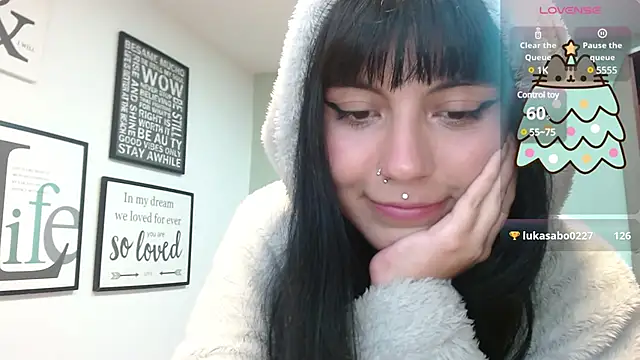 Snapshot of amy_adams1 chatting on December 20, 8:17 am amy adams1 online show from December 20, 8:17 am