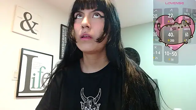 Snapshot of amy_adams1 chatting on February 6, 4:53 am amy adams1 online show from February 6, 4:53 am