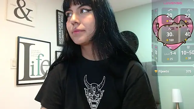 Snapshot of amy_adams1 chatting on February 6, 7:56 am amy adams1 online show from February 6, 7:56 am