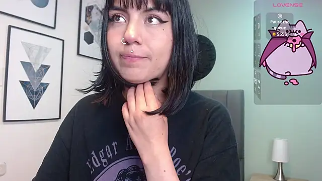 Snapshot of amy_adams1 chatting on September 22, 4:25 am amy adams1 online show from September 22, 4:25 am