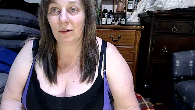 ladyscarlotta online show from March 8, 8:25 pm