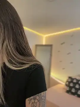 Snapshot of AmmyCollinsW chatting on November 1, 8:00 pm AmmyCollinsW online show from November 1, 8:00 pm