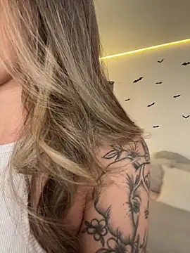 Snapshot of AmmyCollinsW chatting on November 8, 8:07 pm AmmyCollinsW online show from November 8, 8:07 pm