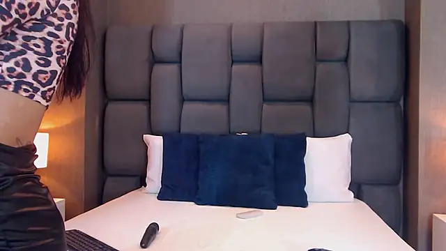 Snapshot of SophieWolkman chatting on February 27, 7:37 pm SophieWolkman online show from February 27, 7:37 pm