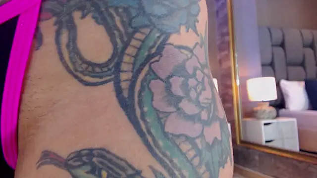 Snapshot of SophieWolkman chatting on March 20, 12:53 pm SophieWolkman online show from March 20, 12:53 pm