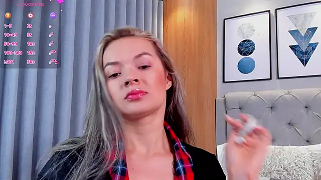 lennabell online show from December 3, 11:19 am