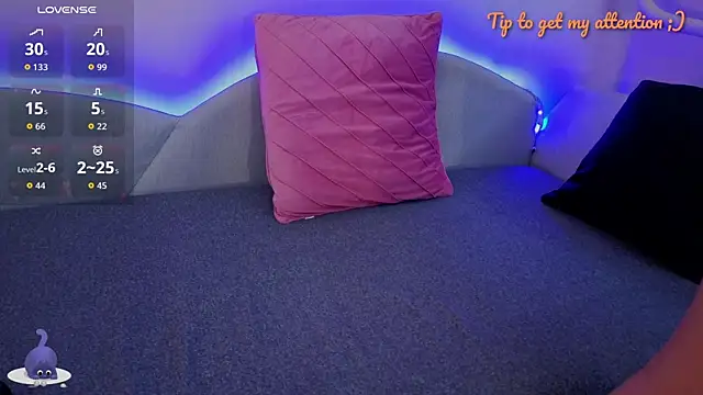 Snapshot of MysticMia chatting on November 3, 11:55 am MysticMia online show from November 3, 11:55 am