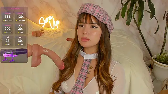 Snapshot of Saravipper1 chatting on December 8, 7:15 am Saravipper1 online show from December 8, 7:15 am