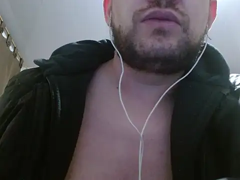 Snapshot of camiloking1720 chatting on October 22, 10:42 pm camiloking1720 online show from October 22, 10:42 pm