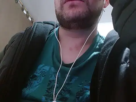 Snapshot of camiloking1720 chatting on December 2, 4:07 am camiloking1720 online show from December 2, 4:07 am