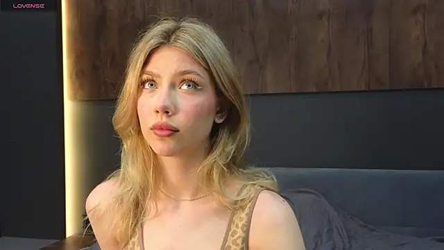 Rainaslater online show from February 8, 10:19 pm