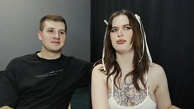 Snapshot of Pinku_kitsune chatting on February 15, 5:28 pm Pinku kitsune online show from February 15, 5:28 pm