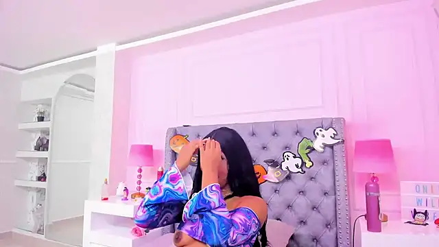 HaileeRoberts online show from October 8, 12:36 pm