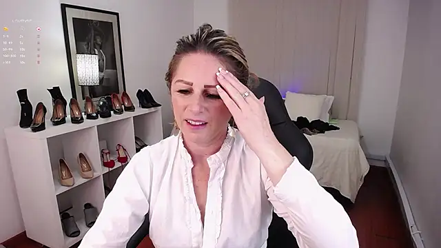 Victoria collins 1 online show from December 31, 3:09 pm