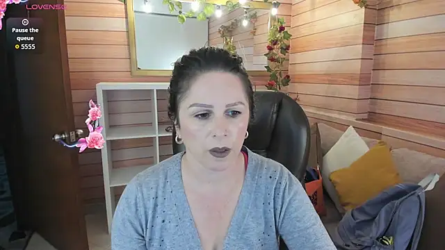 Victoria collins 1 online show from April 17, 10:51 am