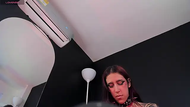 Snapshot of ALICEPOIXXXON chatting on January 22, 5:06 pm ALICEPOIXXXON online show from January 22, 5:06 pm